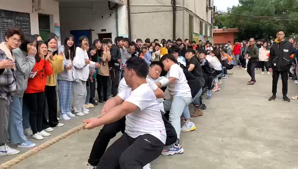 邵陽市華龍中學(xué),邵陽中學(xué)教育,高中教育,師資雄厚,名優(yōu)教師