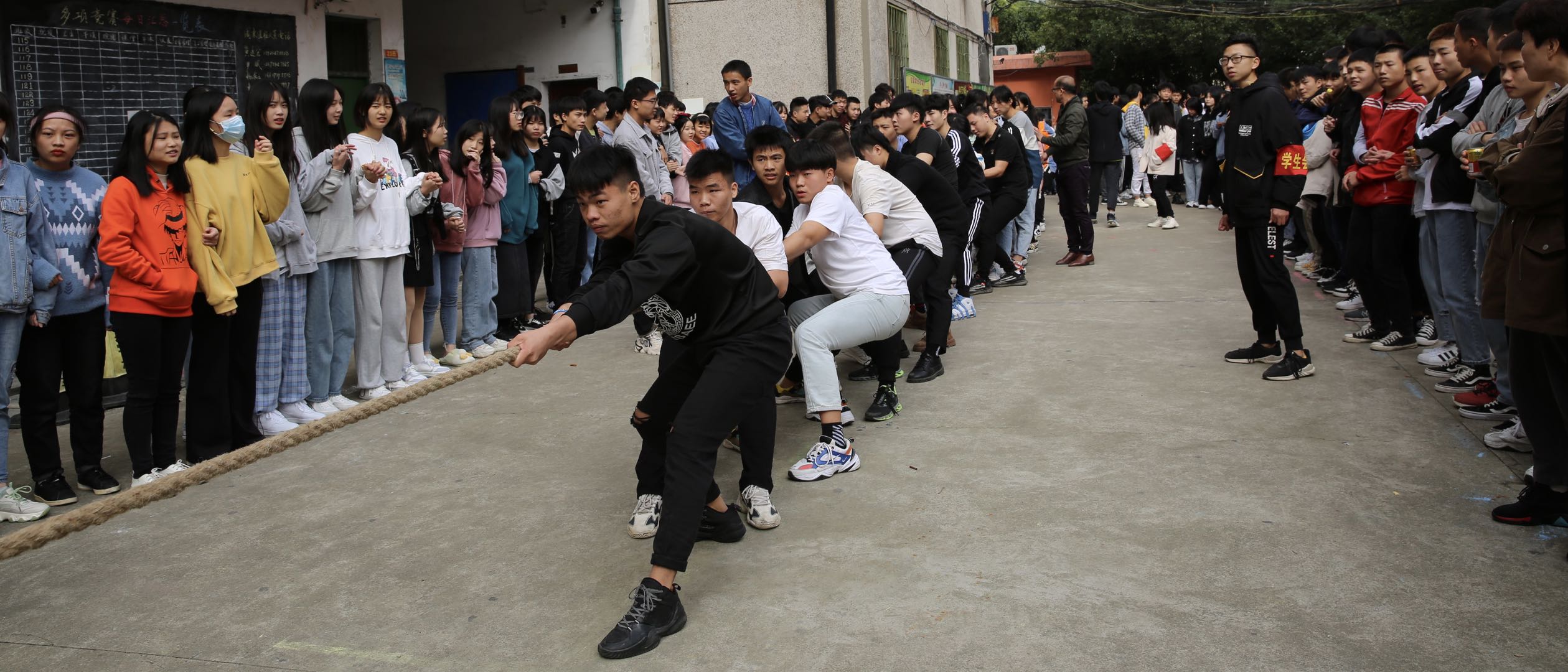 邵陽市華龍中學(xué),邵陽中學(xué)教育,高中教育,師資雄厚,名優(yōu)教師