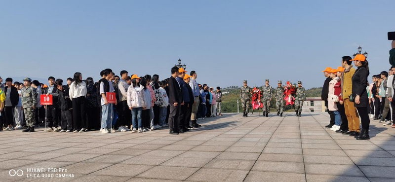 邵陽(yáng)市華龍中學(xué),邵陽(yáng)中學(xué)教育,高中教育,師資雄厚,名優(yōu)教師